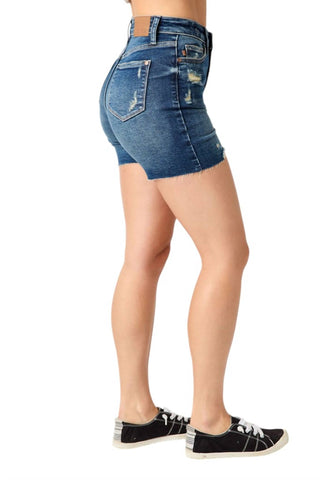 Judy Blue - Shorts jeans com corte alto