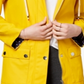 Capa de chuva com capuz feminina Maison Jules, amarela, tamanho grande