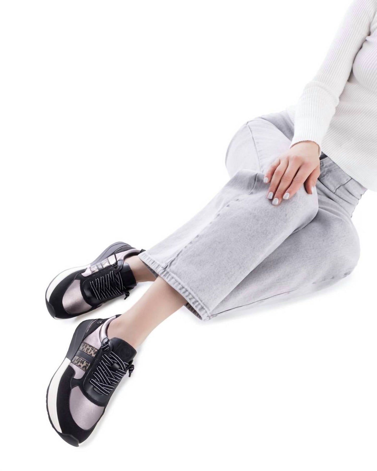 Xti - Women’s Round Toe 144672 Sneakers