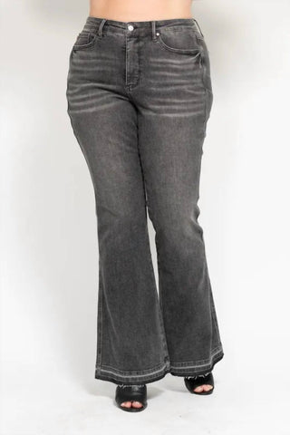 Judy Blue - Calça jeans flare tamanho grande com cintura média e controle de barriga