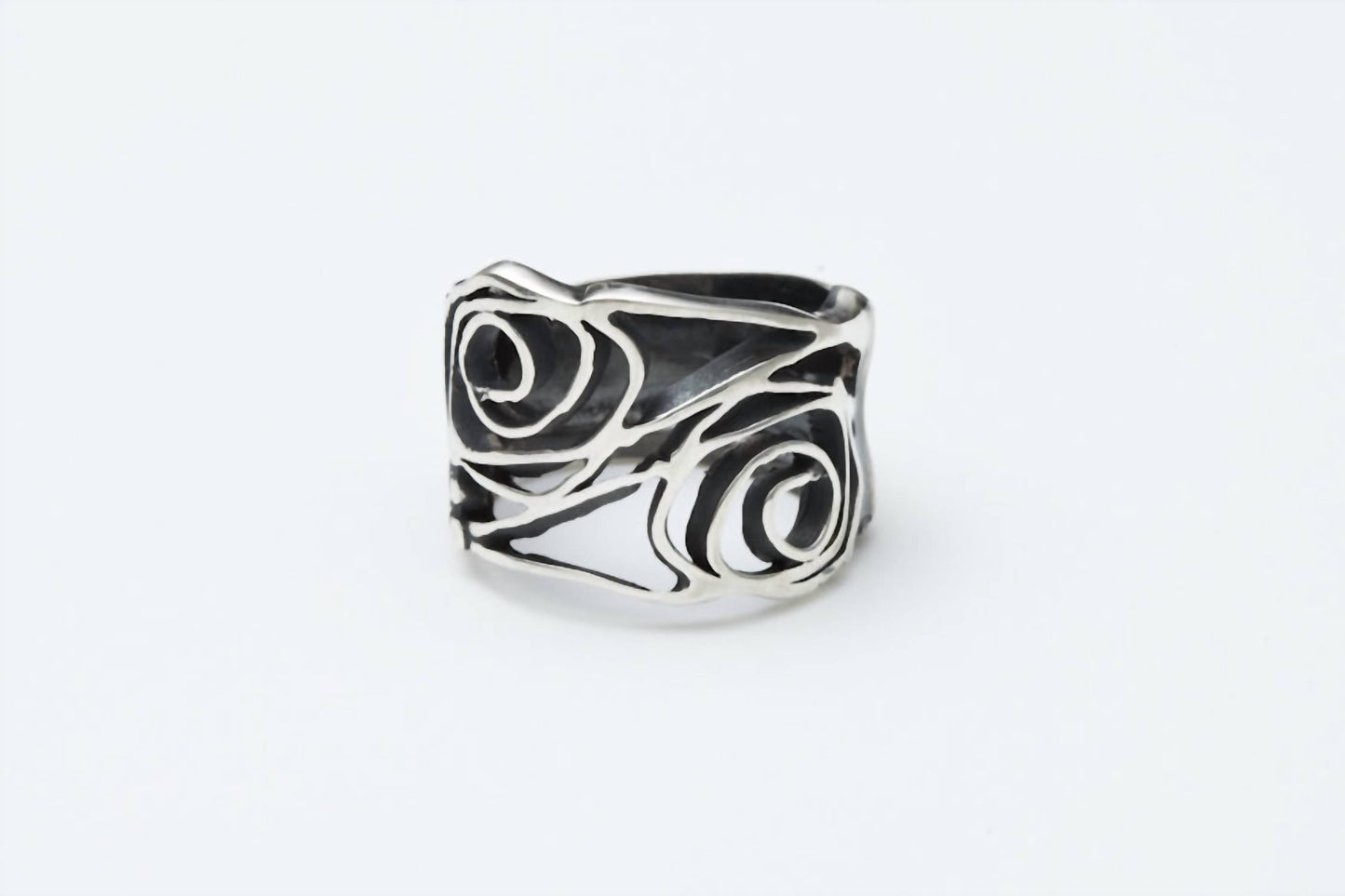 Avenue Chic - Women's Rose Ring