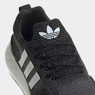 Adidas - Tênis de corrida Swift Run 22 masculino - Largura média