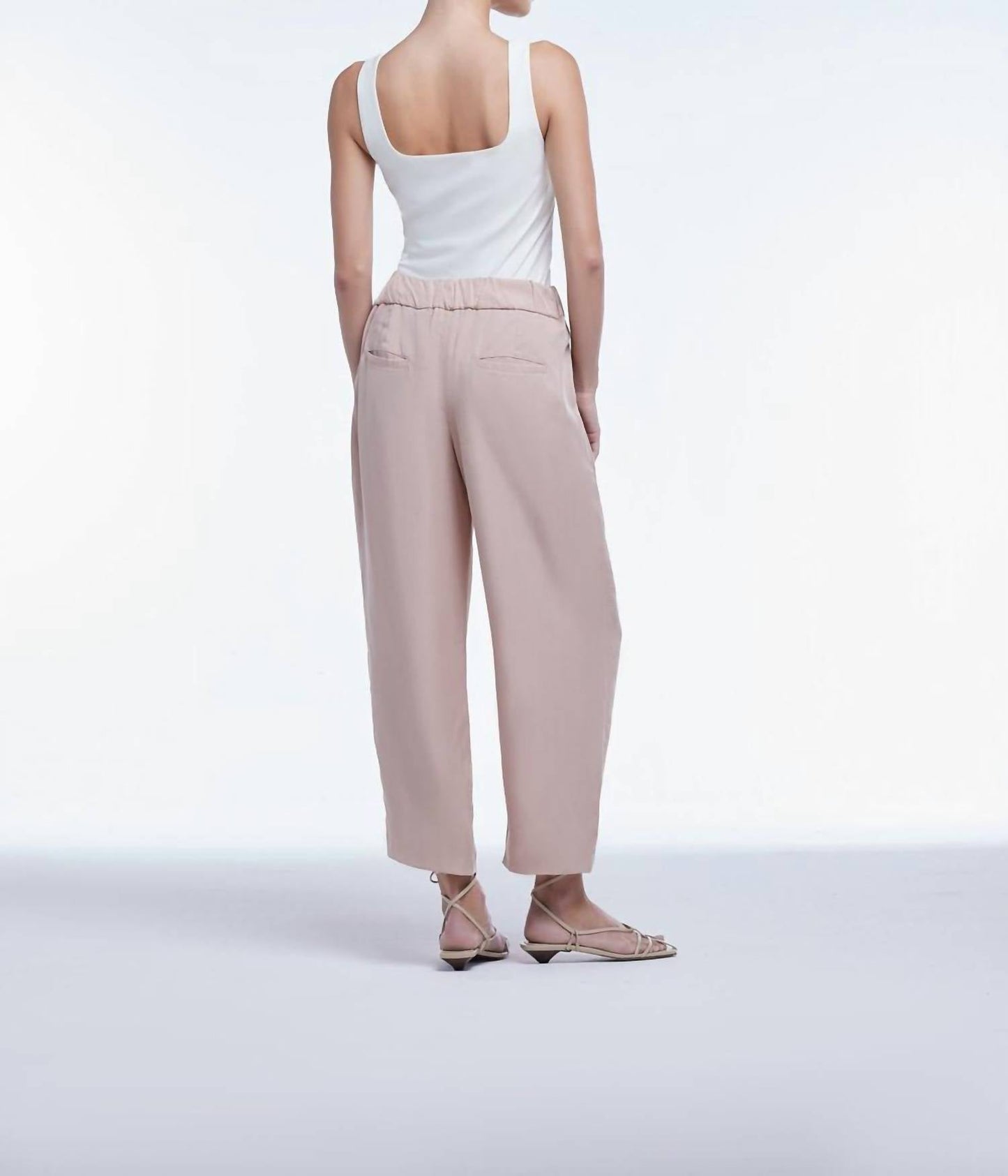 Dāl The Label - Mid-rise Tapered Pants