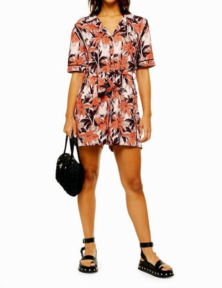 Topshop - Macacão com estampa tropical, manga curta e decote em V