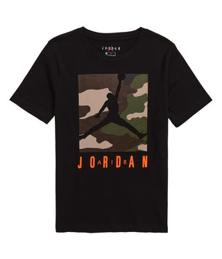 Camiseta Jordan Big Boy's Camouflage Box Knock Out Graphic Preta Tamanho Médio