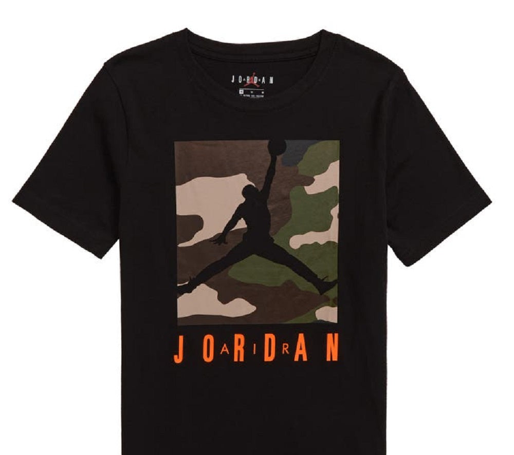 Camiseta Jordan Big Boy's Camouflage Box Knock Out Graphic Preta Tamanho Médio