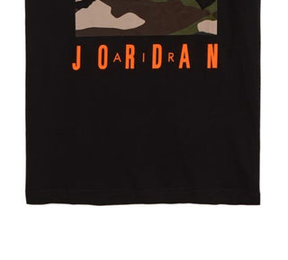 Camiseta Jordan Big Boy's Camouflage Box Knock Out Graphic Preta Tamanho Médio