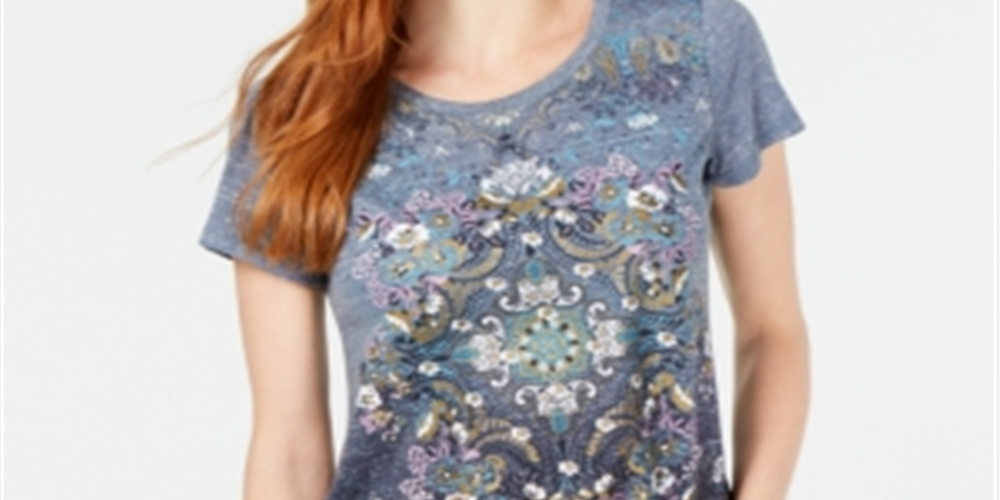 Camiseta feminina com bainha de lenço e detalhes embelezados, tamanho pequeno e cinza, da Style &amp; Co