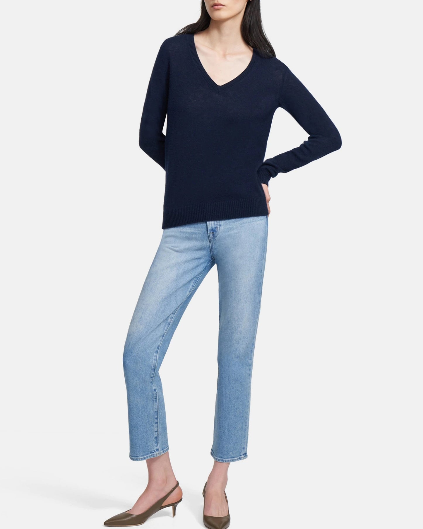 Suéter feminino Charter Club Pure Cashmere com decote em V, azul-marinho, tamanho X-S