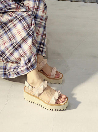 Sandália Flatform All Black - Pirâmide com Tachas