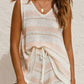 Conjunto de blusa sem mangas com decote em V e shorts com cordão