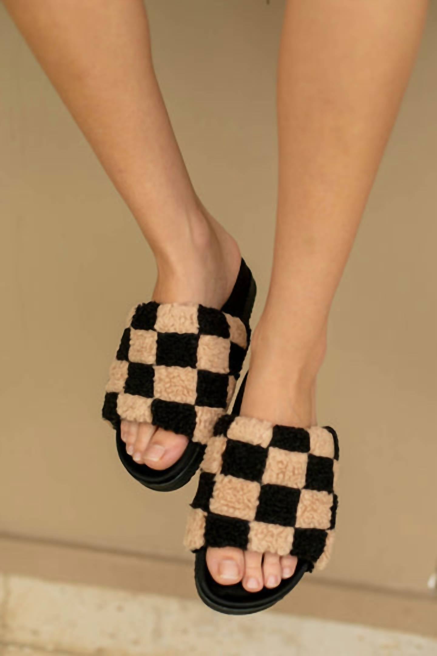 Roam - Women's Fuzzy Checker Slide Sandal