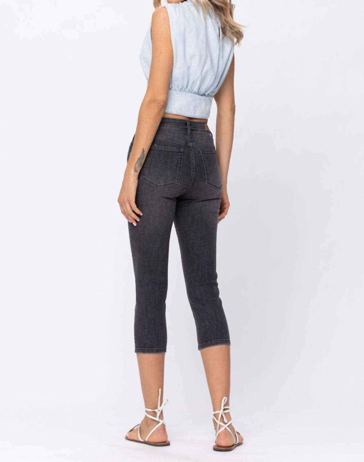 judy-blue-cuffed-skinny-capri-pants