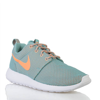 Nike - Tênis de corrida feminino Rosherun