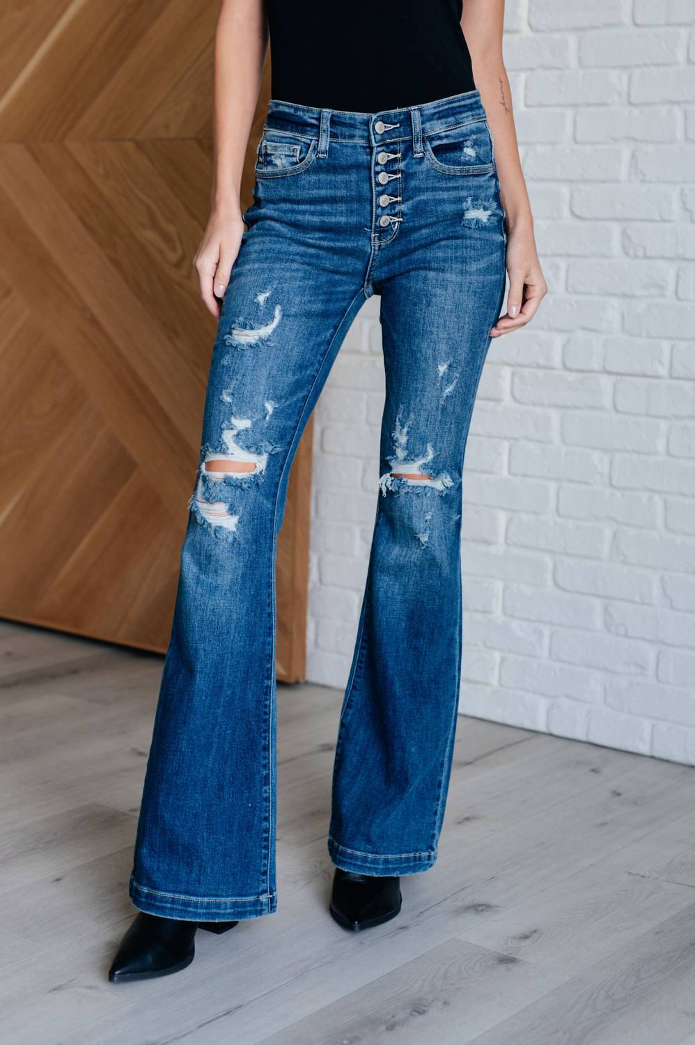 Judy Blue - Midrise Button Fly Trouser Flare With Distressing