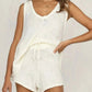 Conjunto de blusa sem mangas com decote em V e shorts com cordão
