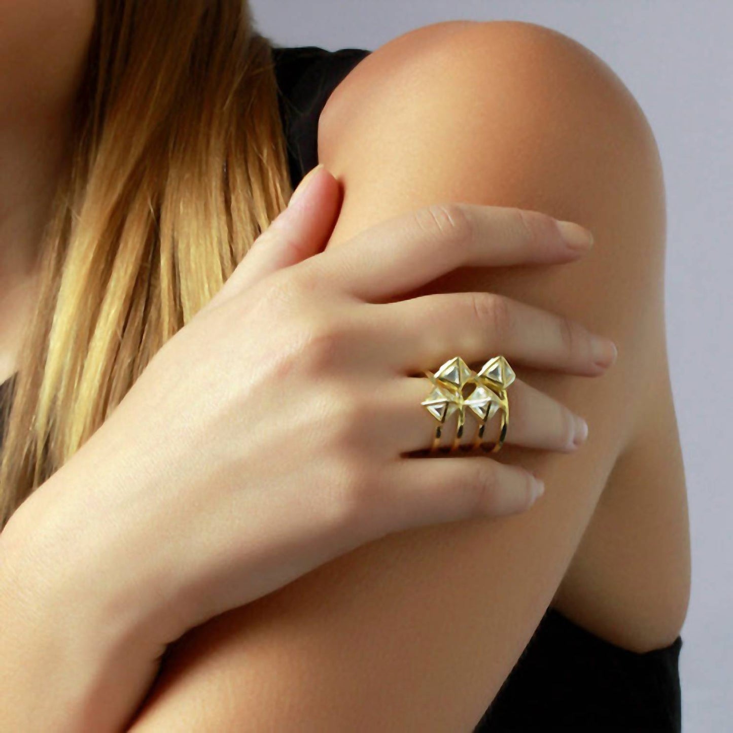 Avenue Chic - Women's Pyramid Mirror Statement Ring