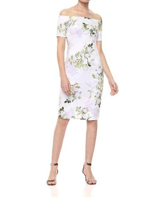 Calvin Klein - Vestido Scuba com Estampa Floral e Ombros à Mostra