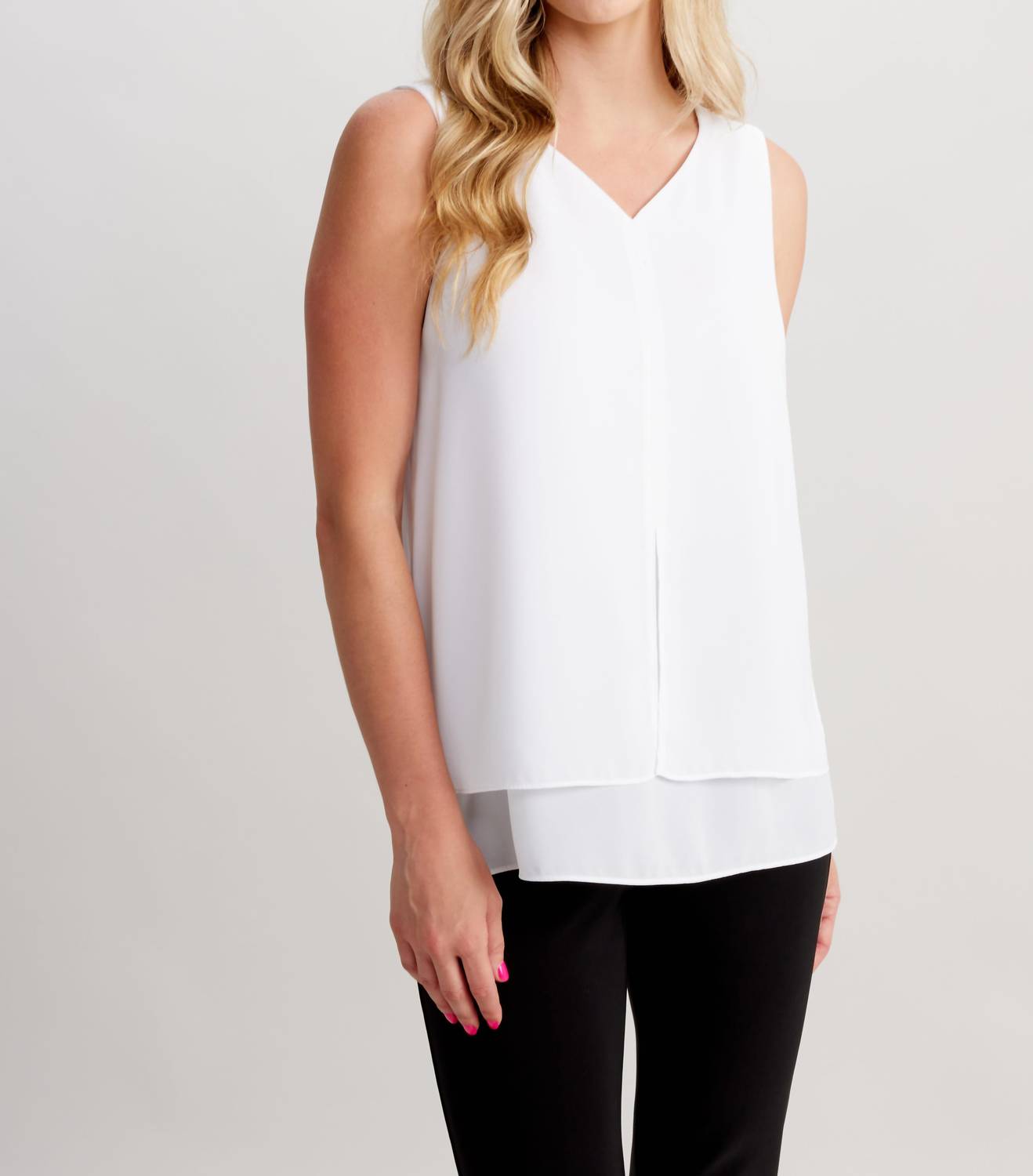 Frank Lyman - V-neck Sleeveless Top
