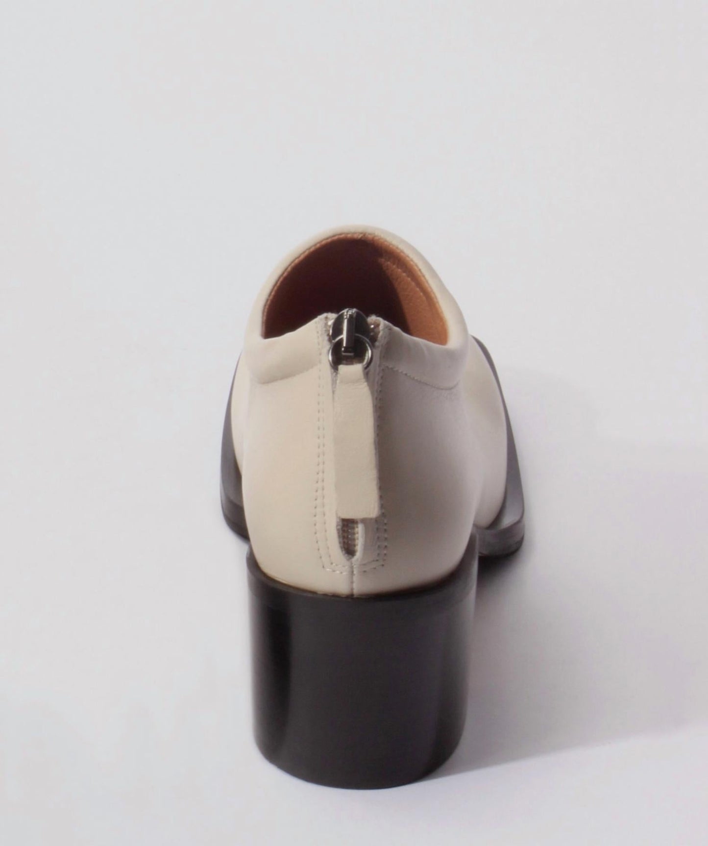 About Arianne - Women's Ava Heeled Leather Pumps