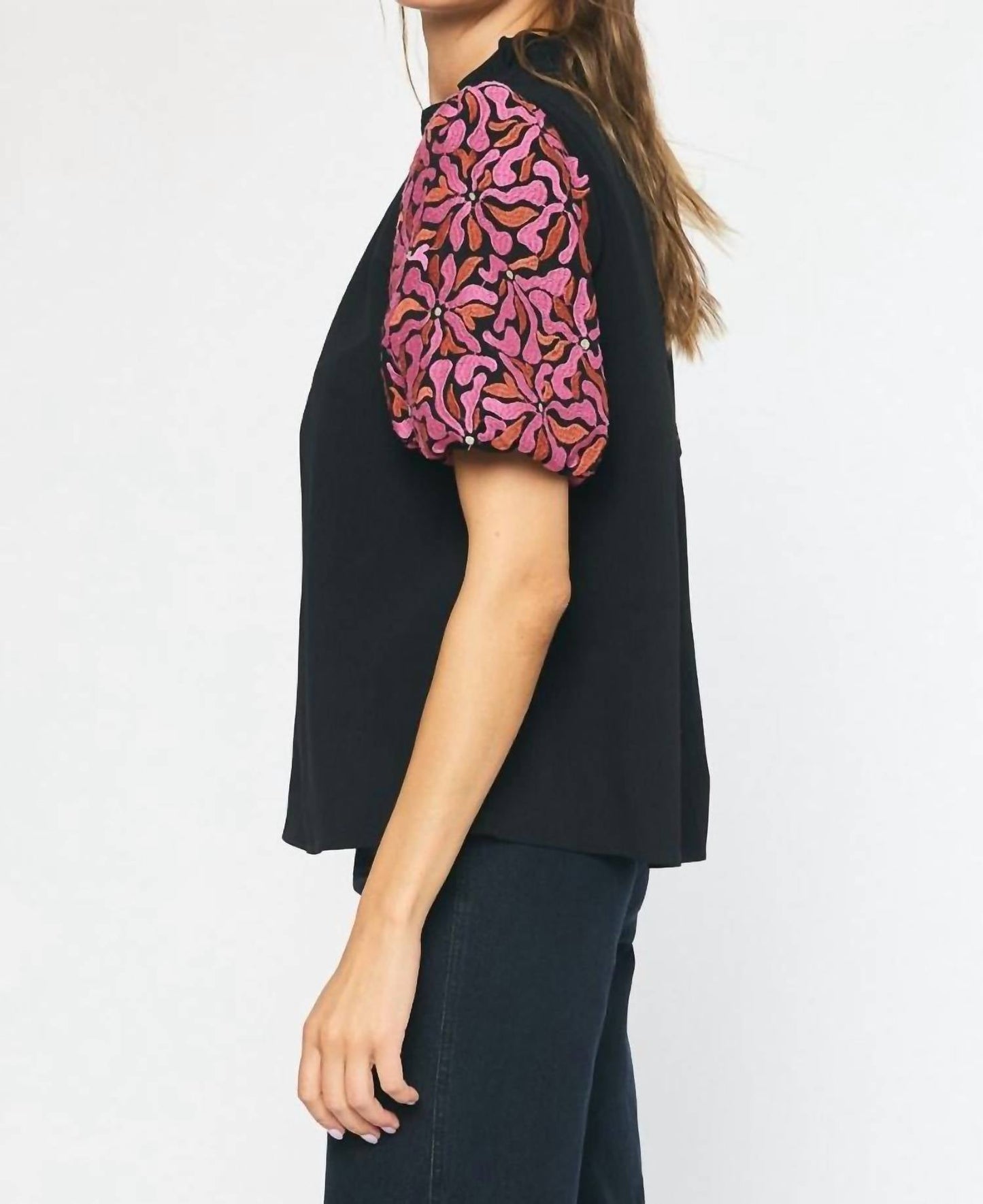 Entro - Embroidered Puff Sleeve Top
