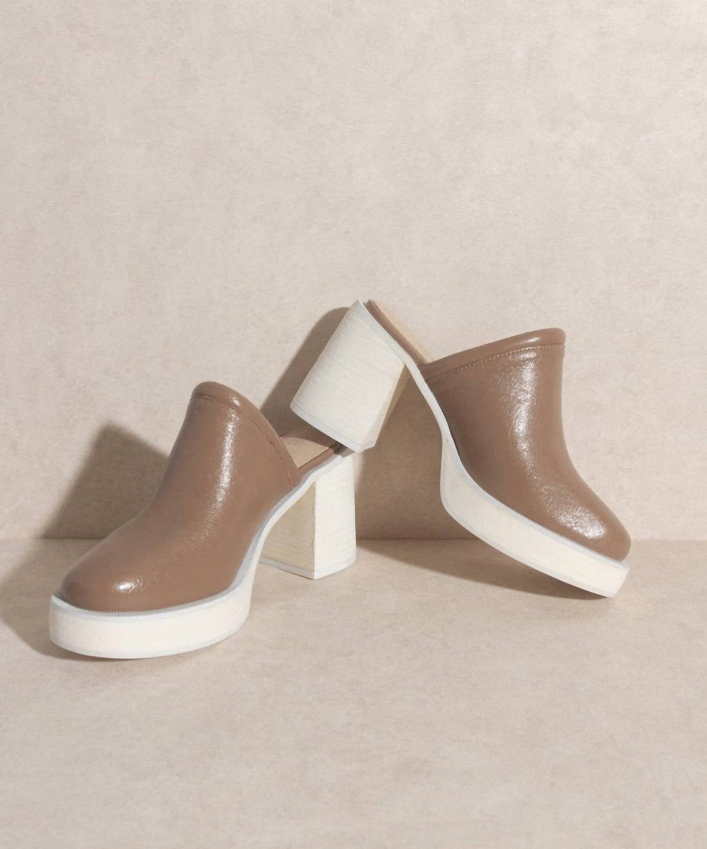 Oasis Society - Women's The Ava Clog