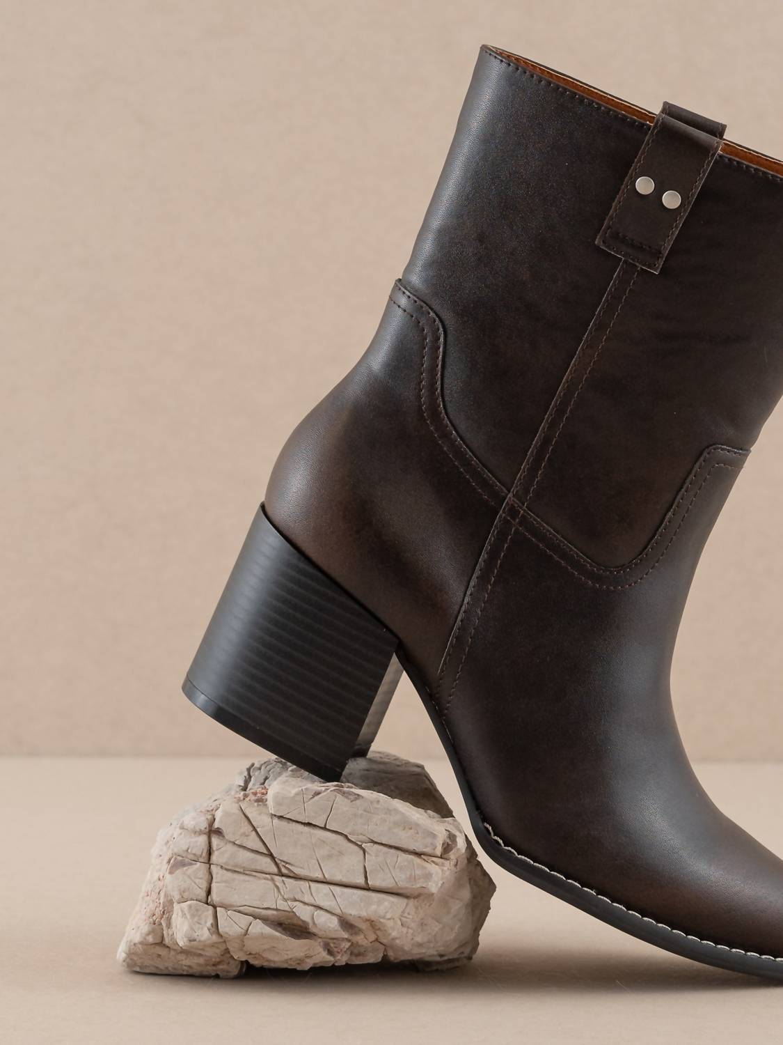 Oasis Society - Women's Jennie Classic Heeled Everyday Bootie
