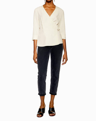 Topshop - Blusa de crepe com decote em V, manga 3/4 e cinto