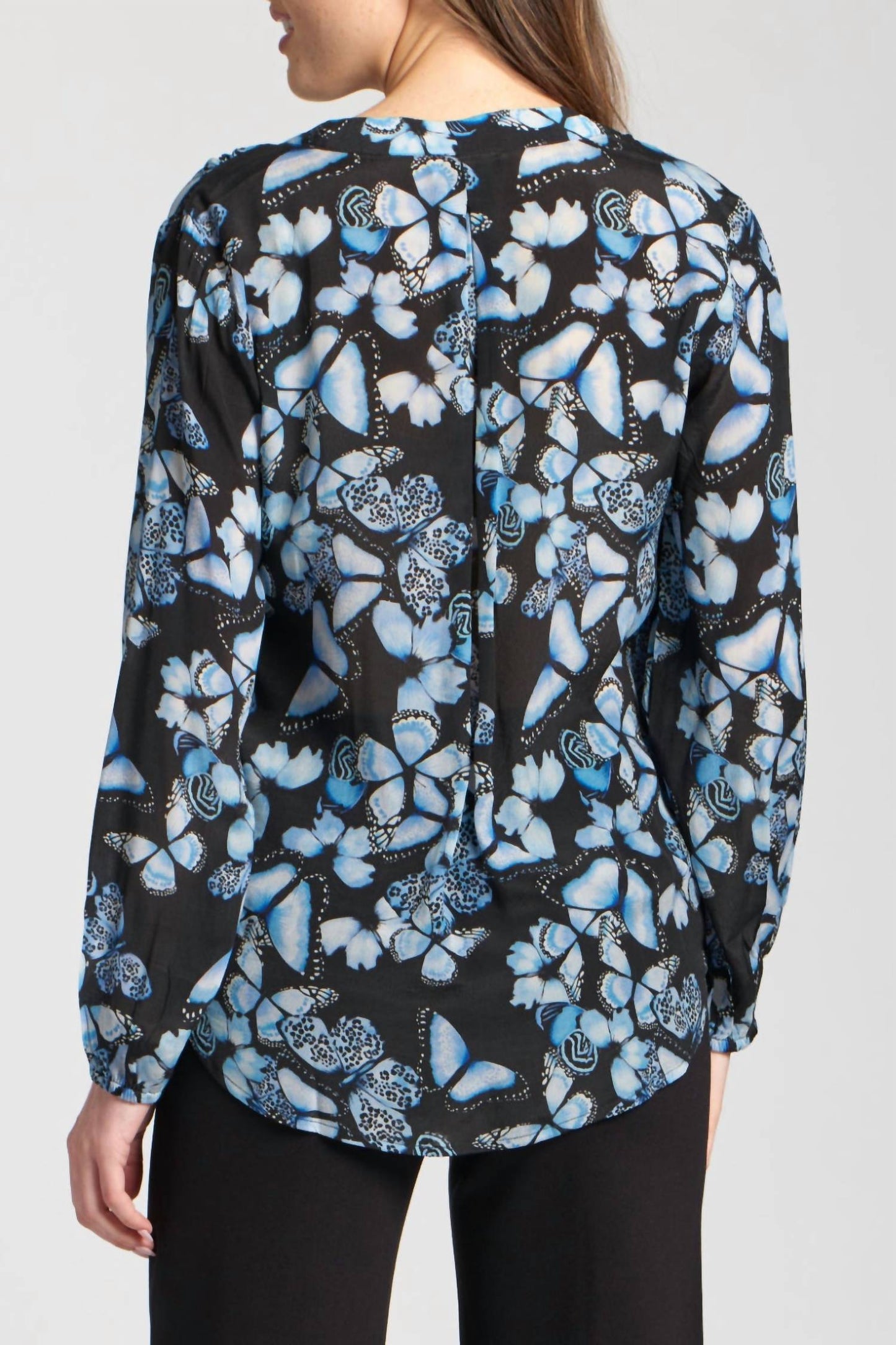 Apny - Morpho V-neck With Tassel Blouse