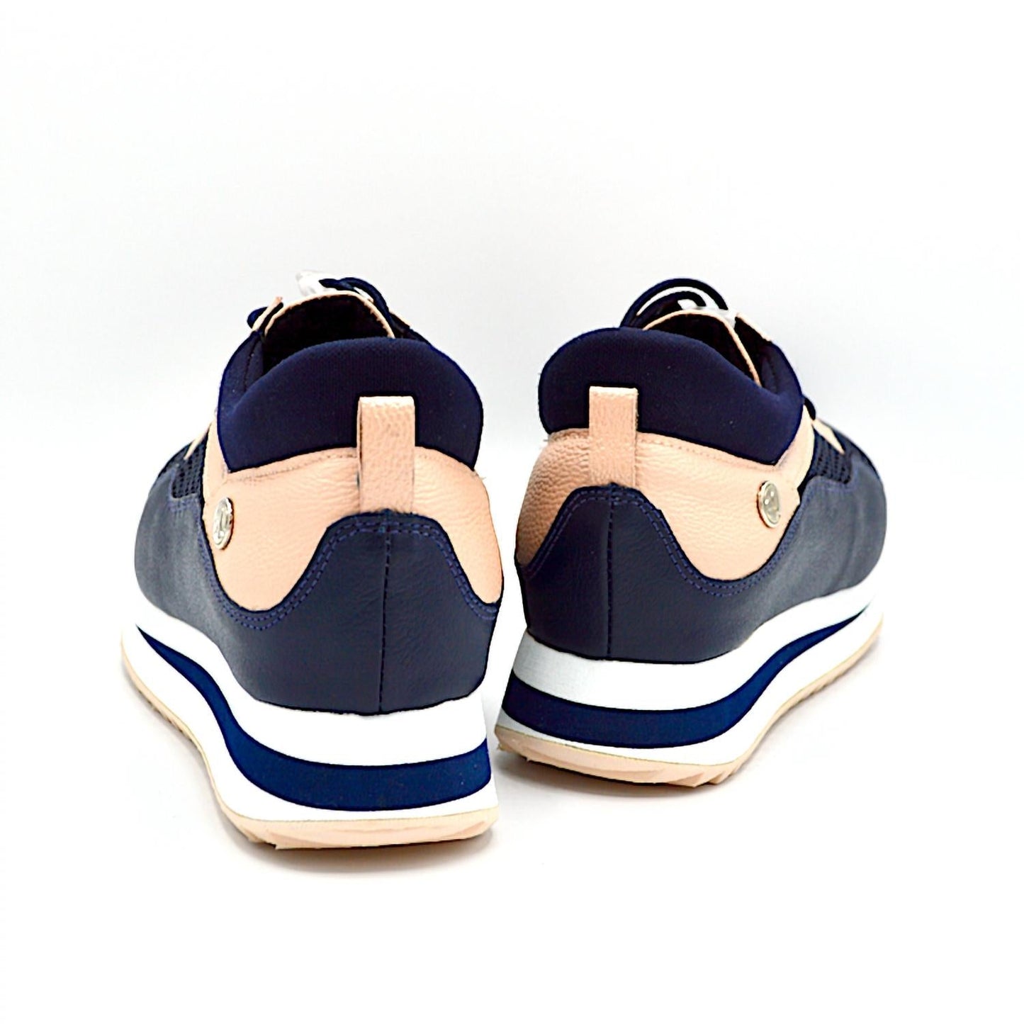 Chelsea Jones - Women's Verse Elevated Trainer Shoes