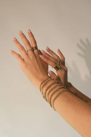 Eklexic - Women's Micro Link Curb Chain Bracelet