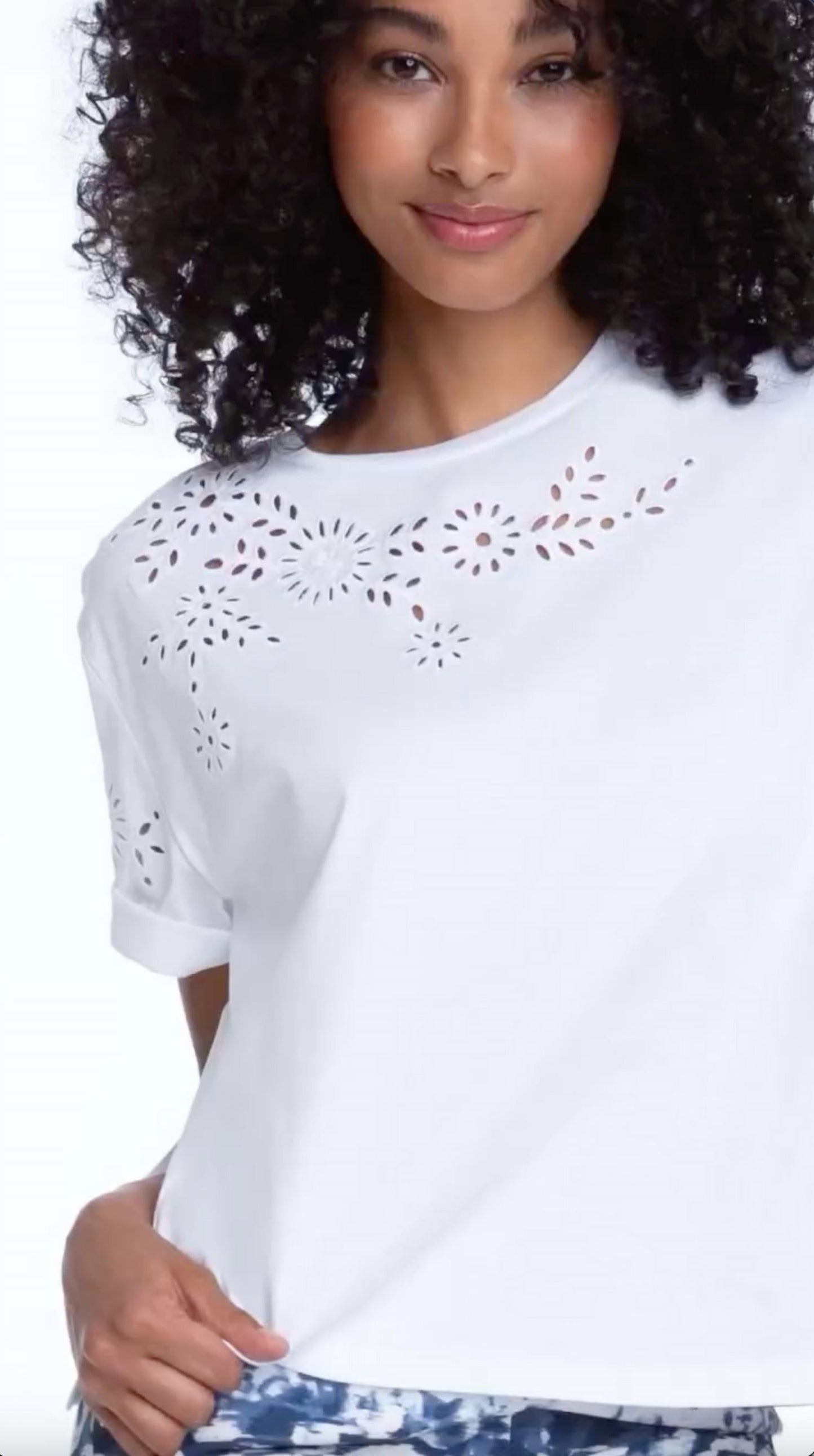 Elliott Lauren - Eyelet Short Sleeves Tee