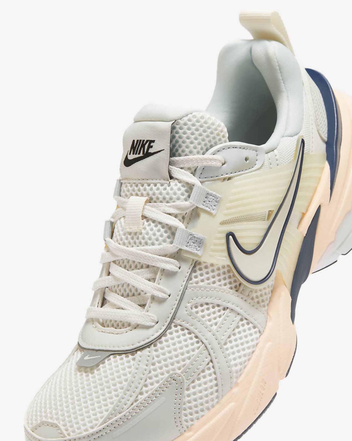 Nike - Women's V2K Run Sneaker