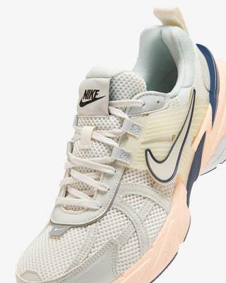 Nike - Tênis V2K Run Feminino