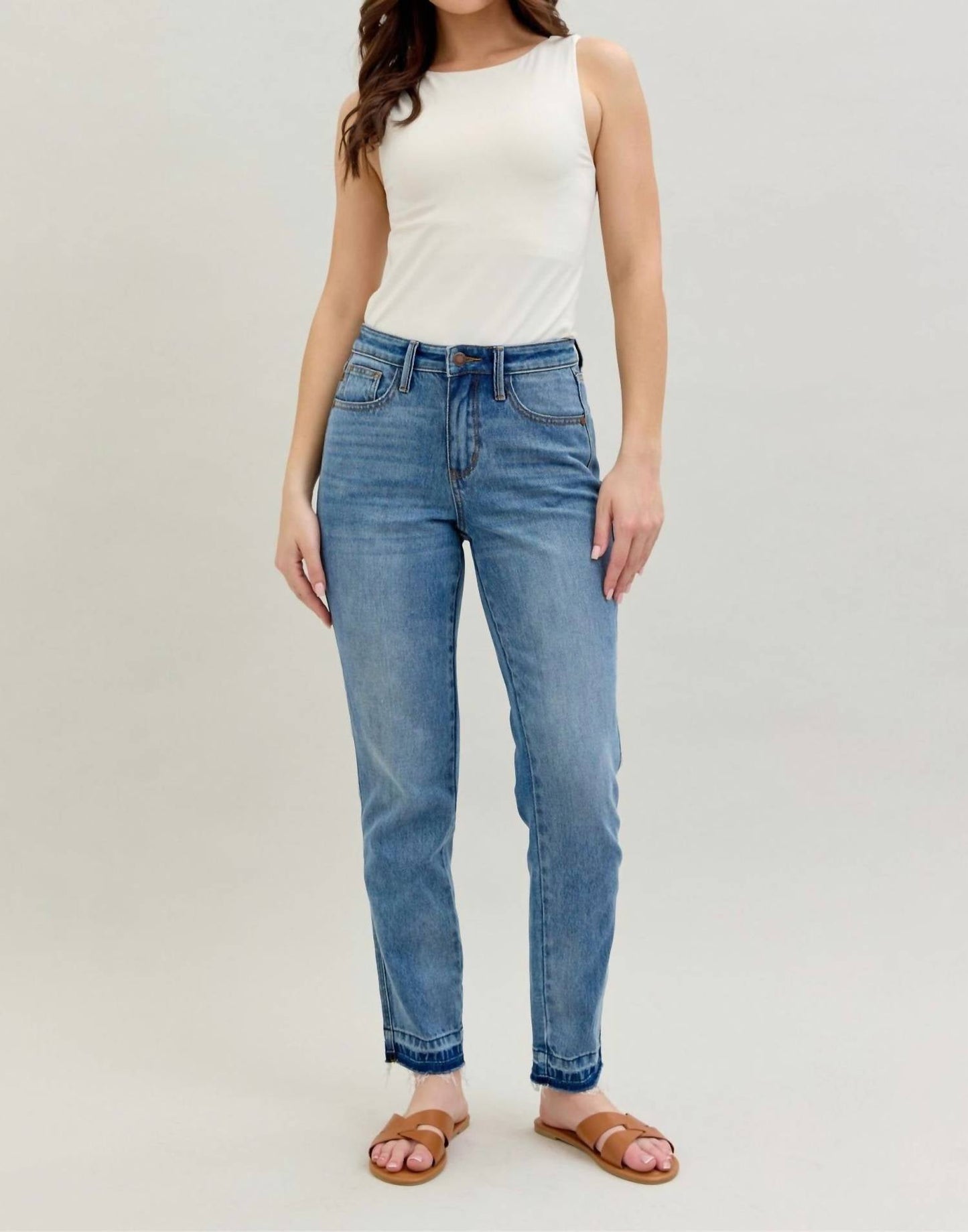 Judy Blue - Midrise Magic Hem Release Jean