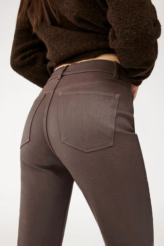 Dl1961 - Feminino - Calça Jeans Patti Straight com Revestimento de Cera