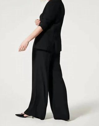 Spanx - Calça plissada de crepe despreocupada