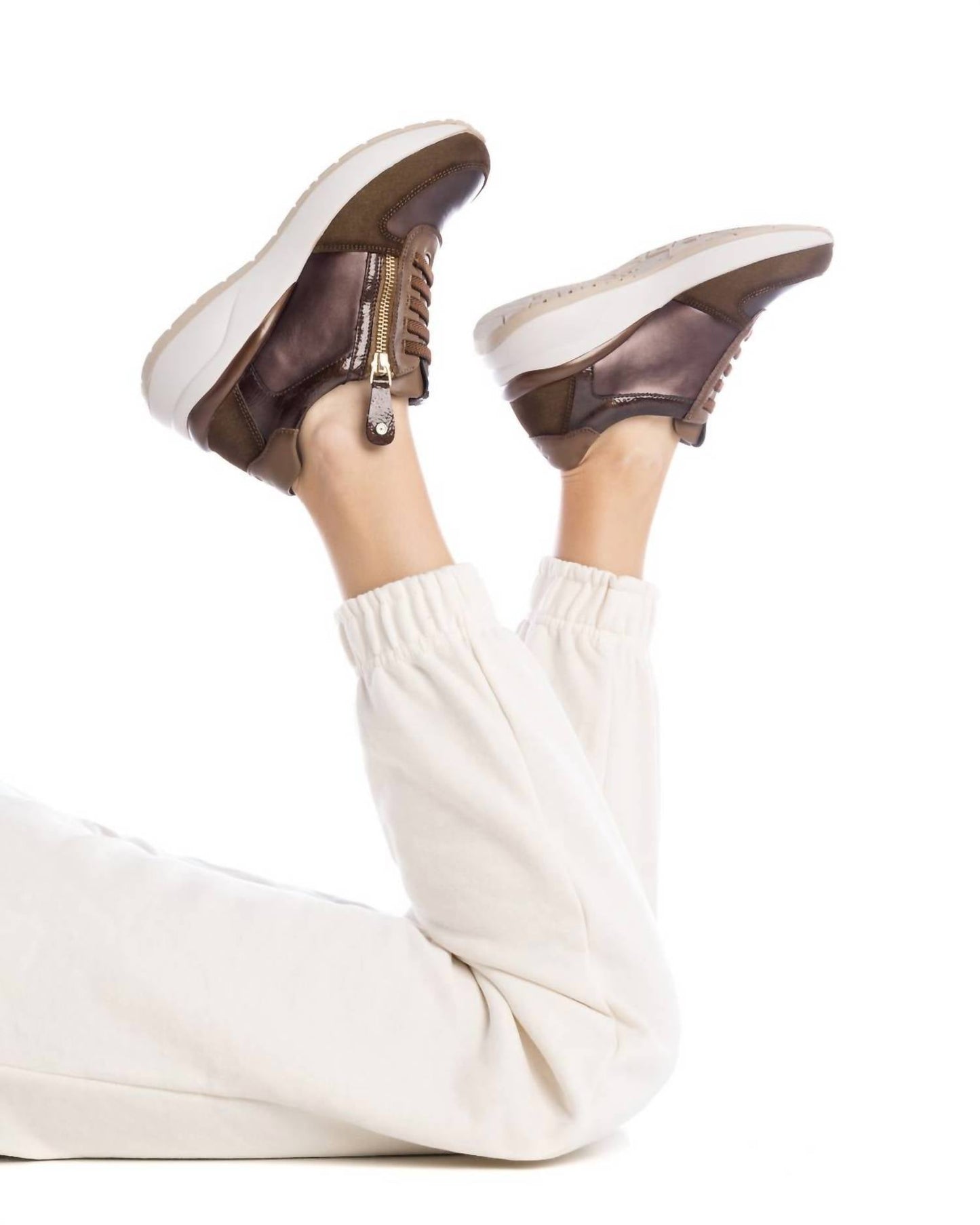 Xti - Women's 143358 Round Toe Sneakers