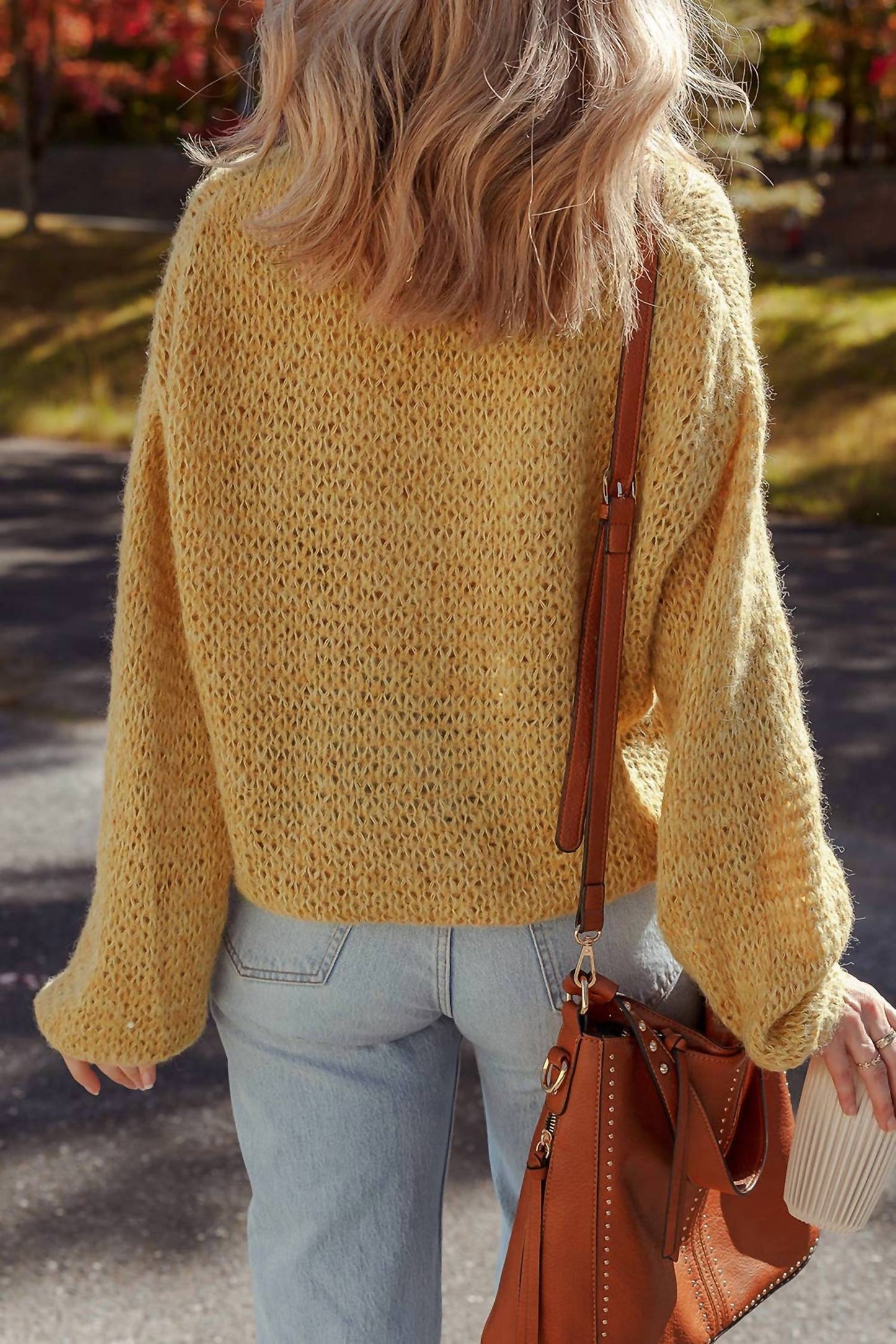 1 The Woman - Lantern Sleeve Scallop V Neck Buttoned Front Cardigan