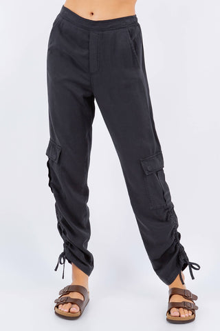 Paparazzi - Calça cargo com cintura alta em Tencel Slub - Costura interna 29"