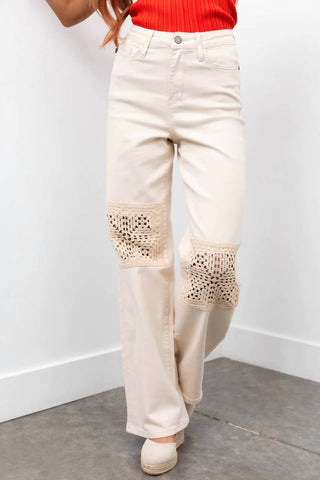 Judy Blue - Calça jeans reta de crochê com joelho