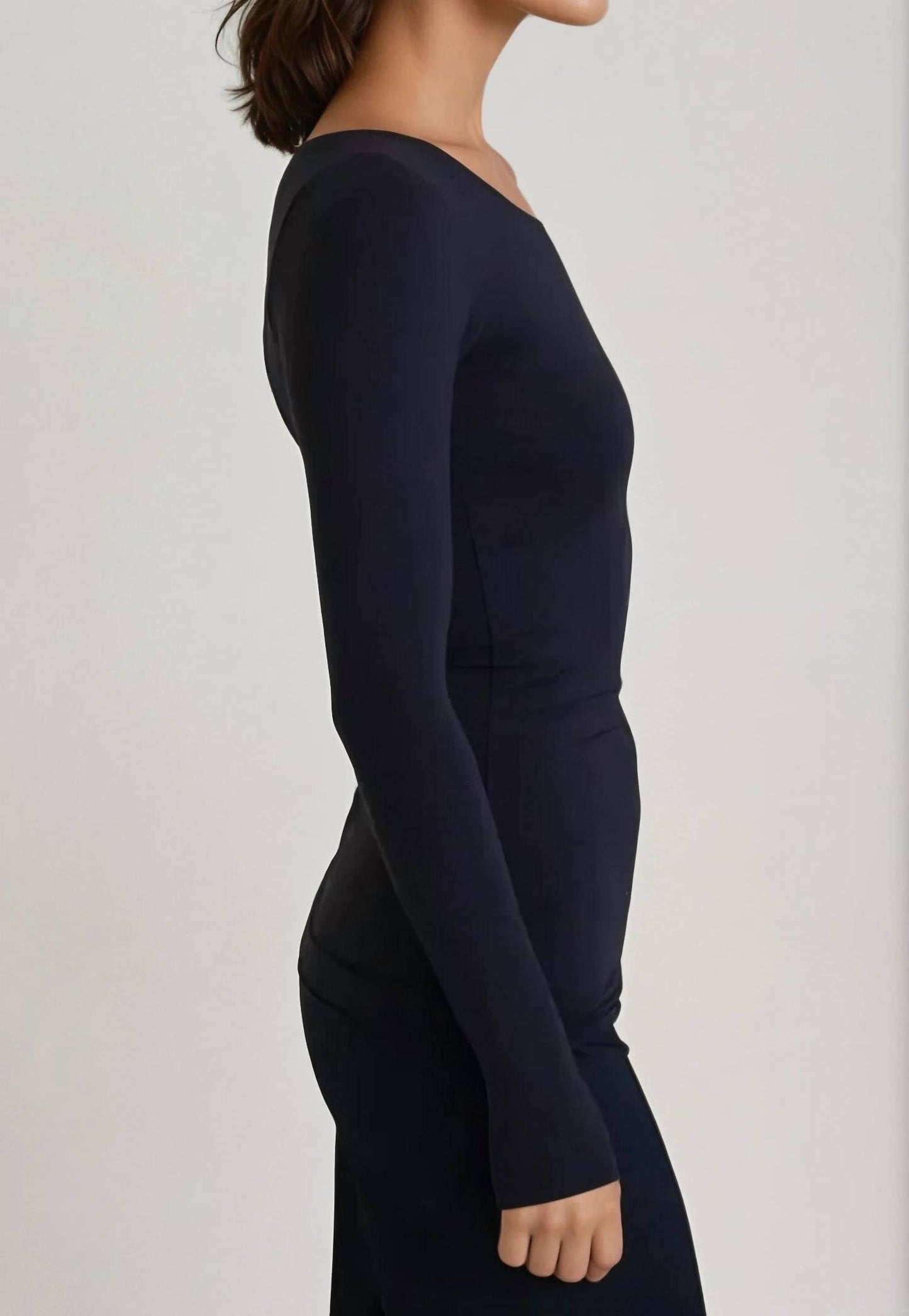 Buki - Collagen V-neck