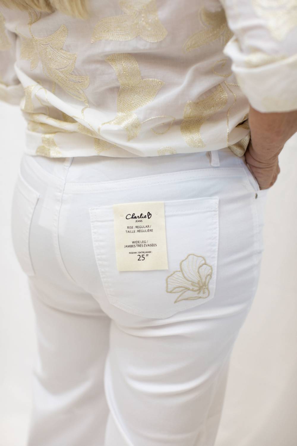 Charlie B - Women's Embroidered Flower Crop Pant