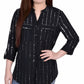 Blusa feminina NY Collection com aba dobrada e manga 3/4 e detalhes metálicos, preta, tamanho M