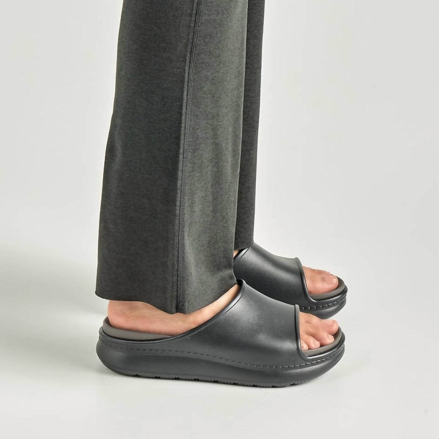 Dansko - Women's Devyn Open Toe And Cushioned Sole