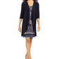 Vestido estampado com colar e jaqueta drapeada feminino R &amp; M Richards, azul, tamanho 10, pequeno