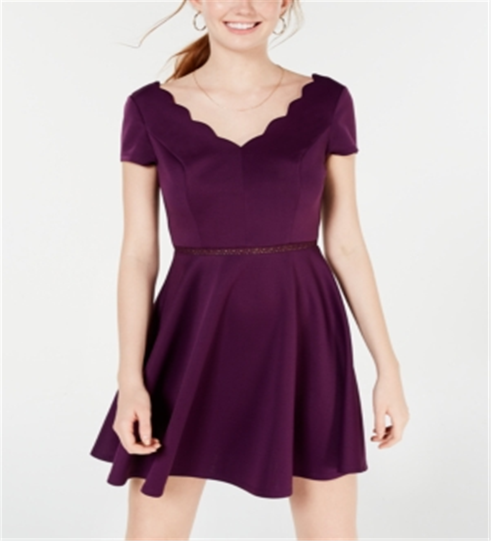 Vestido feminino City Studios com manga curta, decote em V e acima do joelho, estilo flare, roxo, tamanho 7