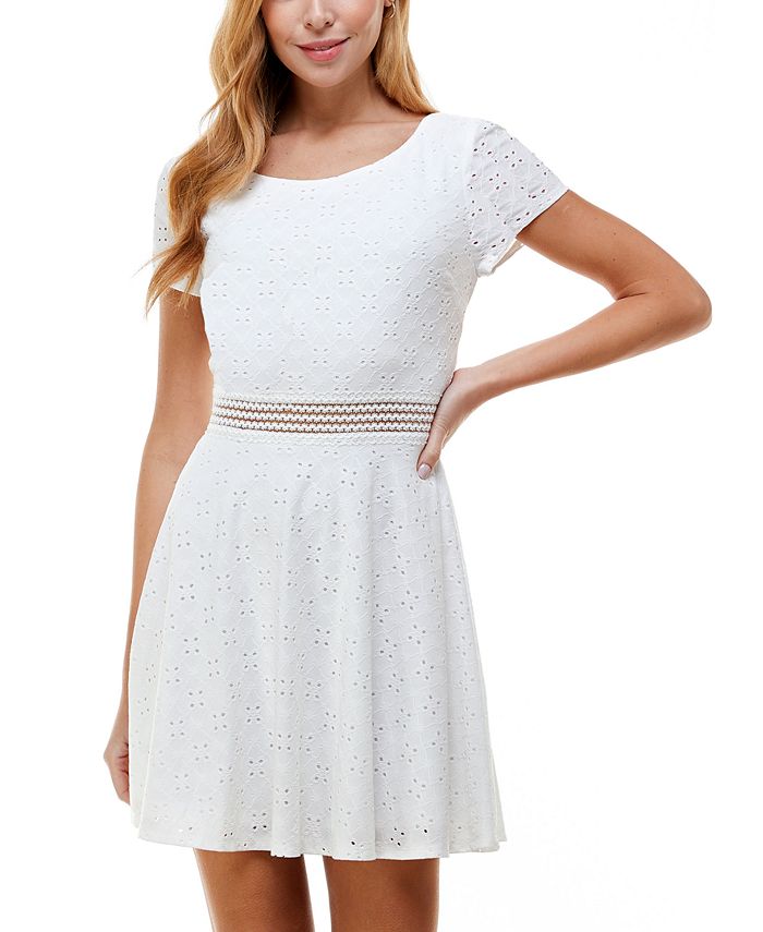Vestido City Studios Junior de manga curta com ilhós e ajuste evasê, branco, tamanho 1
