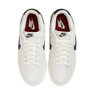 Nike - Women's Dunk Low Se Sneakers
