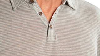 Neste dia - Camisa polo listrada de linho